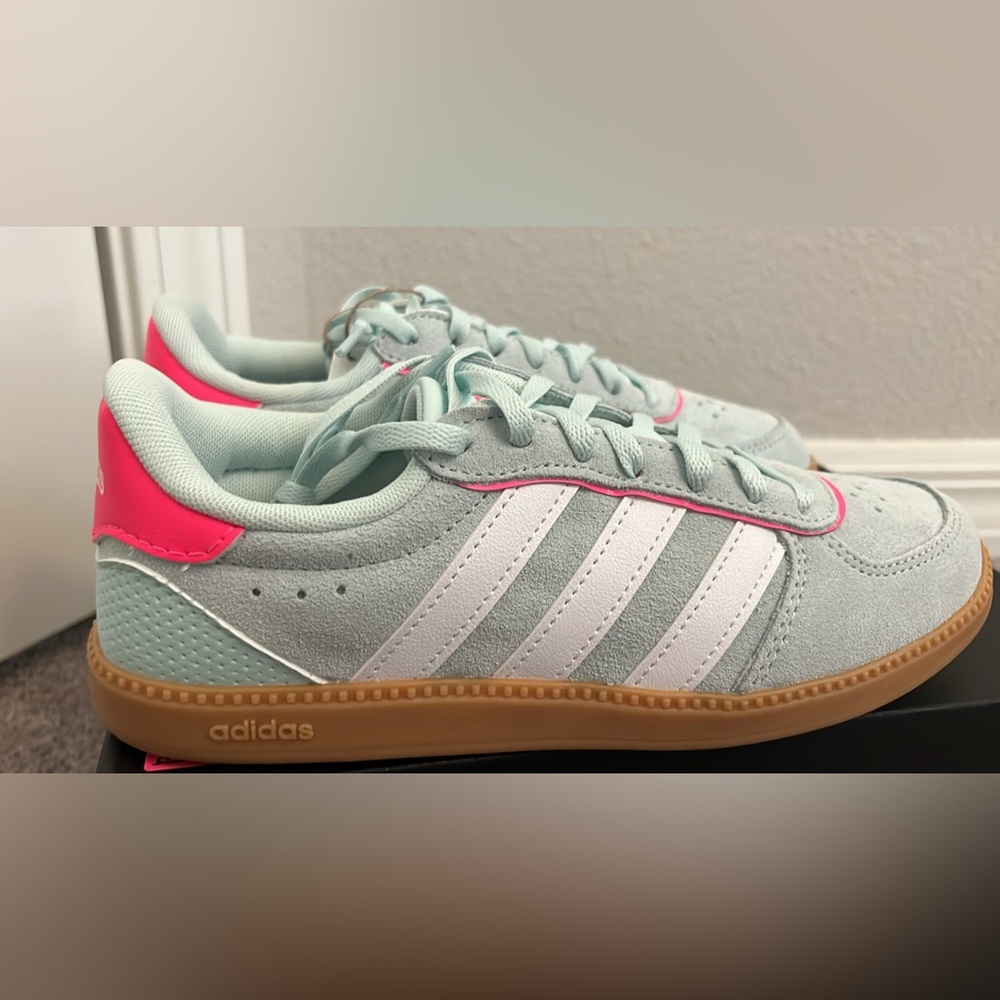 ADIDAS BREAKNET SLEEK J